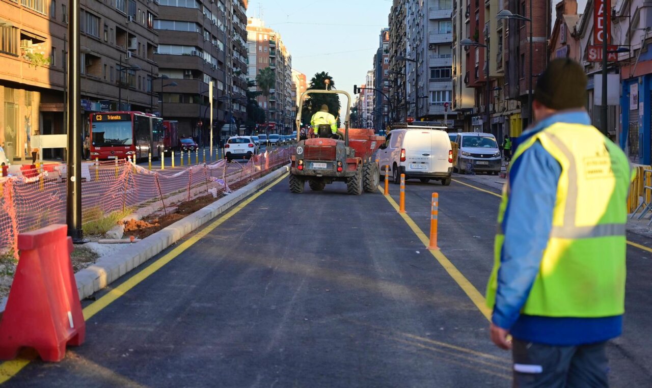 El Ayuntamiento de València finaliza la primera fase de las obras de reurbanización.