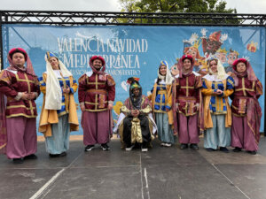 Grupo de personas disfrazadas de Paje Real en Valencia