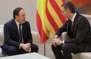 Pedro Sánchez y Juanfran Pérez Llorca en reunión en La Moncloa