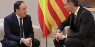 Pedro Sánchez y Juanfran Pérez Llorca en reunión en La Moncloa