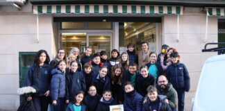 Estudiantes del Colegio San Miguel Arcángel en Burjassot con pictogramas inclusivos