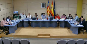 Reunión del Pleno del Ayuntamiento de La Pobla de Farnals para aprobar presupuesto