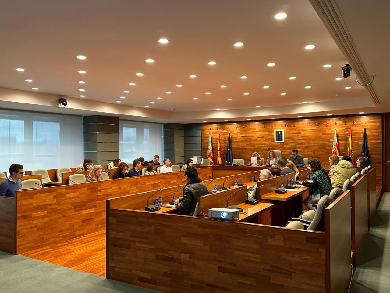 El Pleno del Ayuntamiento de Torrent aprueba el Plan de Igualdad del personal municipal.