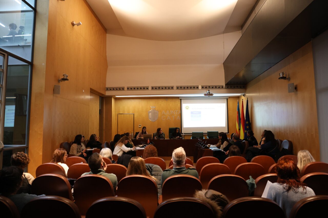 Reunión del Ayuntamiento de Catarroja sobre violencia de género