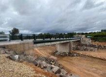 Reabierto el puente Mas de Sabater en Picassent tras una reconstrucción que aumenta un 140 % su capacidad hidráulica Nuevo puente Mas de Sabater sobre el barranco de Minyerola en Picassent