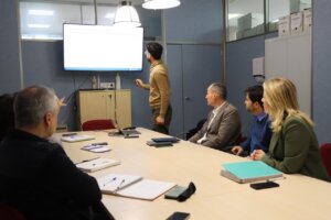 Reunión de responsables de Adif y el Ayuntamiento de Xirivella