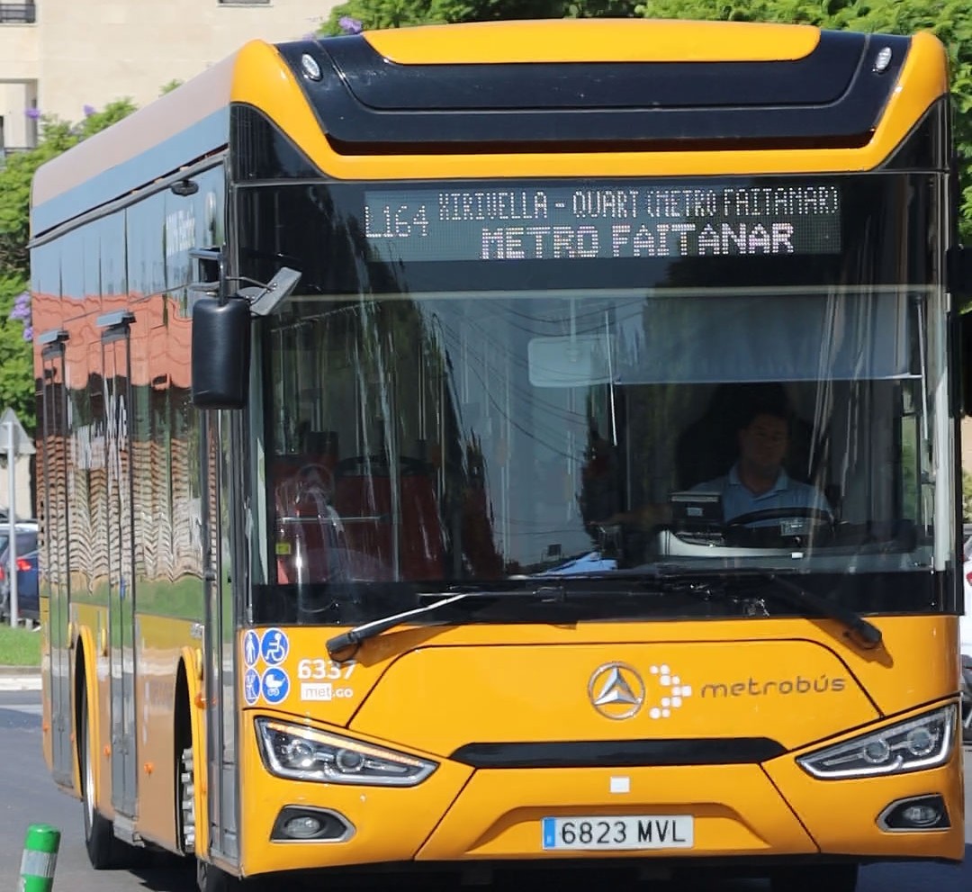 El autobús de la línea L164 conecta Xirivella con Faitanar.