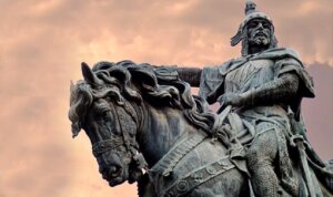 Estatua de Jaume I montado en un caballo en Valencia