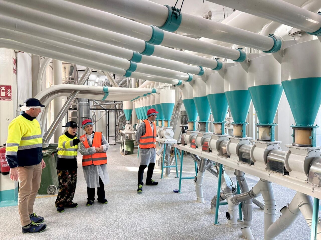 La consellera Marián Cano durante su visita a Dacsa en Almàssera