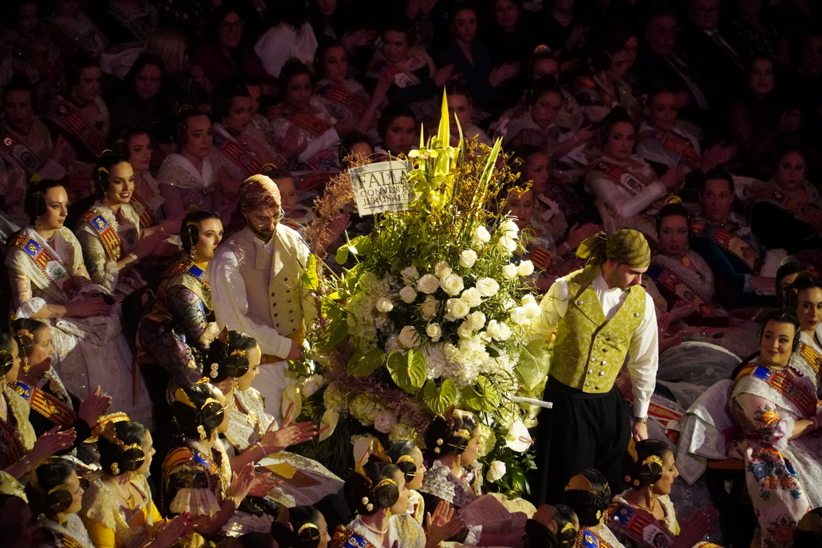 Exaltación de Carmen Prades como Fallera Mayor de Valencia en el Palau de la Música.