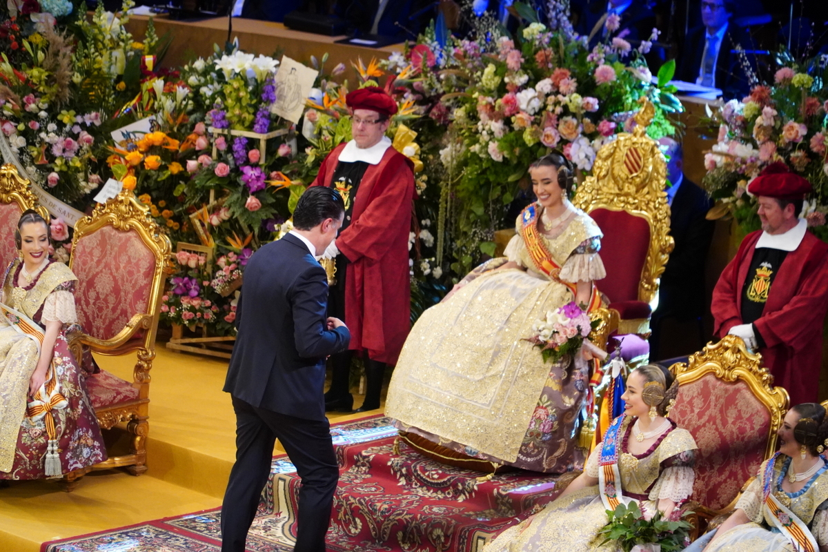 Exaltación de Carmen Prades como Fallera Mayor de Valencia en el Palau de la Música.