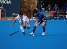 Jugadores compiten en el Trofeo Internacional de Hockey en Valencia