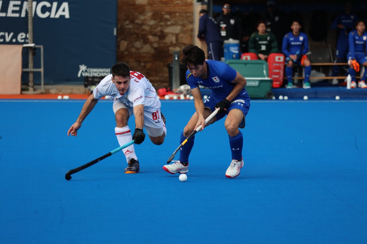 Jugadores compiten en el Trofeo Internacional de Hockey en Valencia