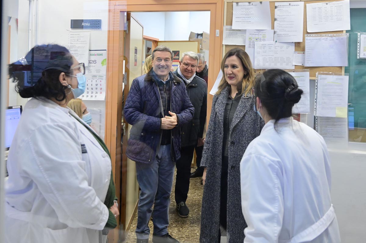 Visita de autoridades al centro de salud de Benimàmet en obras