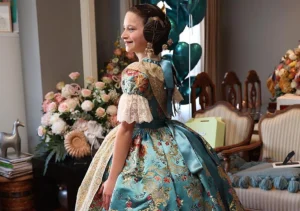 Marta Mercader con su espolín azul cristalino en el Palau de la Música