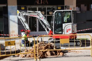 El Ayuntamiento de Catarroja inicia obras de rehabilitación del alcantarillado tras la DANA.