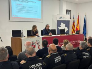 Reunión de policías locales de l'Horta Sud para coordinar comunicaciones