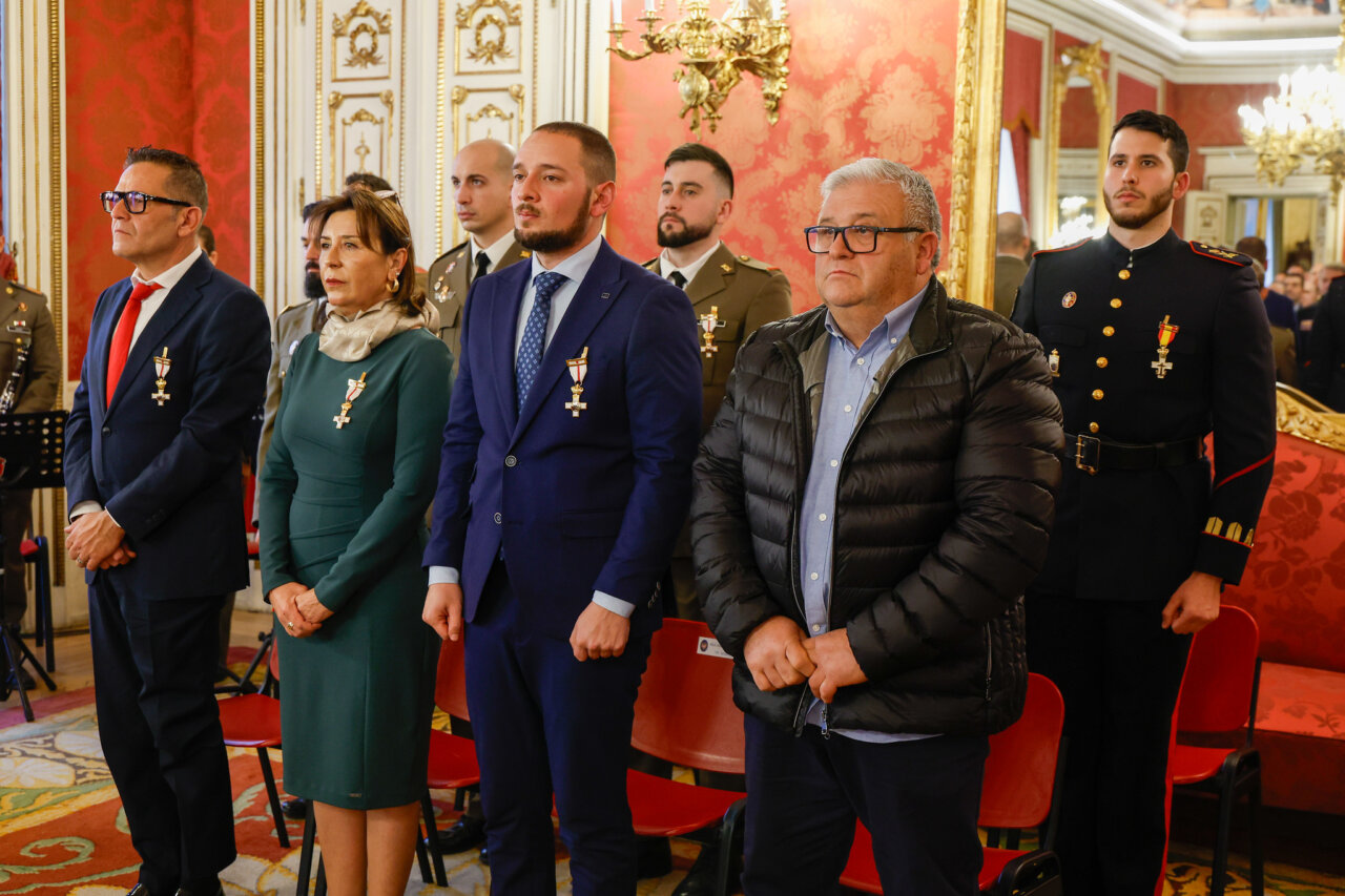 Ceremonia de entrega de la Cruz al Mérito Militar en Sedaví