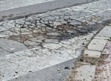 Estado deteriorado de una calle en Albal antes del asfaltado