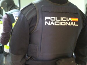 Agentes de la Policía Nacional en acción durante una detención en Valencia