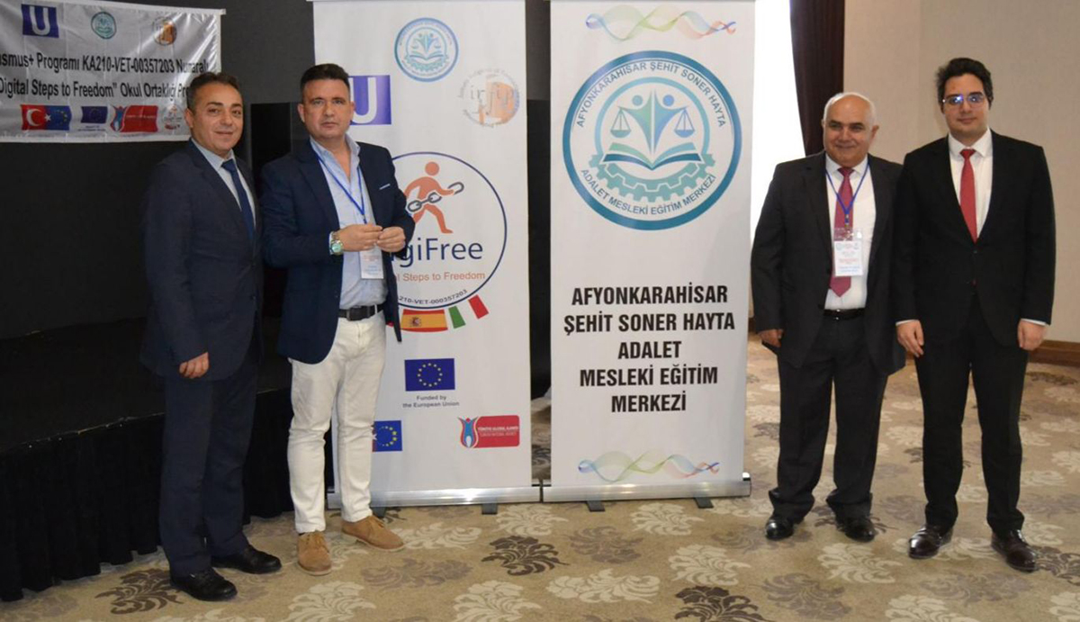 Participantes del proyecto DigiFree en evento sobre justicia y educación