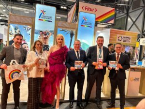 Grupo de personas en el stand de la Comunitat Valenciana en Fitur 2026