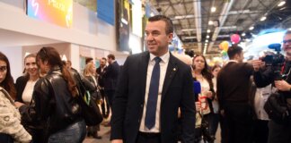 Representantes de la Diputación de Valencia en la feria FITUR 2026