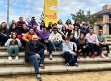 Grupo de jóvenes participando en un campamento del IVAJ