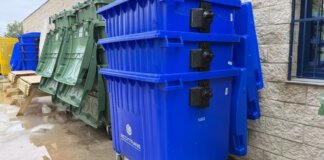 La gestión de residuos y envases industriales: un reto ambiental y económico Contenedores de reciclaje en un entorno industrial para gestión de residuos