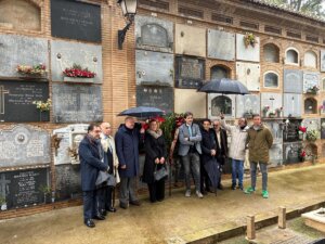 Ceremonia de homenaje a Blasco Ibáñez en el cementerio de Valencia