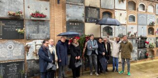 Ceremonia de homenaje a Blasco Ibáñez en el cementerio de Valencia
