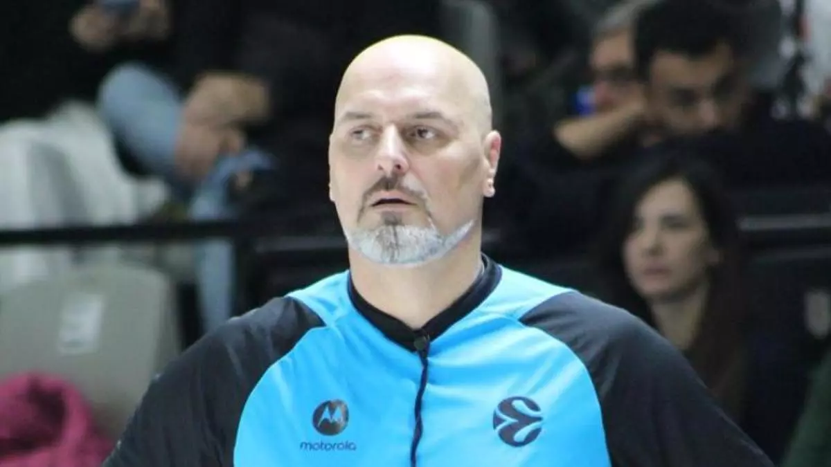 Árbitro lesionado durante un partido de Euroliga entre Bayern Múnich y Valencia Basket