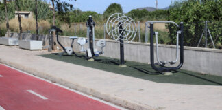 Zona de ejercicio al aire libre en Rafelbunyol con maquinaria fitness