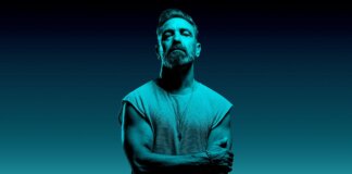 Miembro de OBK posando para la promoción del Vértigo Tour