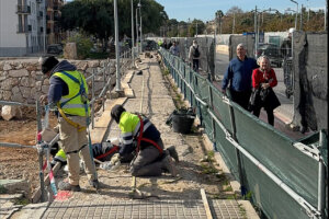 Obras en el Puente de la Estación de Paiporta para mejorar la movilidad.