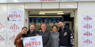 El sorteo del Niño ha dejado 1,4 millones en la administración 'Lotería Manises' En total se han vendido 7 décimos del 06703.