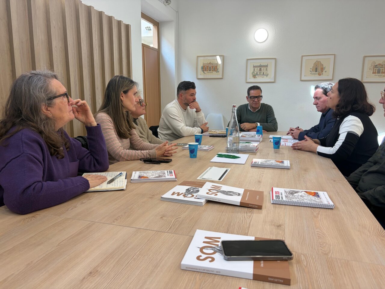Reunión de Gabriel Rufián con representantes de la Mancomunitat de l'Horta Sud