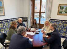 Reunión del Ayuntamiento de Meliana para discutir vivienda pública.