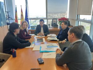Reunión del Ayuntamiento de Xirivella sobre vivienda pública con la consellería.