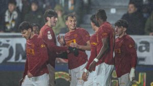 Rubén Iranzo celebra su primer gol con el Valencia CF en la Copa del Rey.
