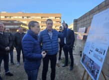 Sanidad inicia las obras de construcción del nuevo consultorio auxiliar de Beniparrell Reunión de personas discutiendo un proyecto en Beniparell