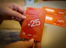 Una nueva edición de la Tarjeta +25 inyectará 500.000 euros en comercios y hostelería de Torrent La Tarjeta +25 de Torrent impulsa el comercio local.