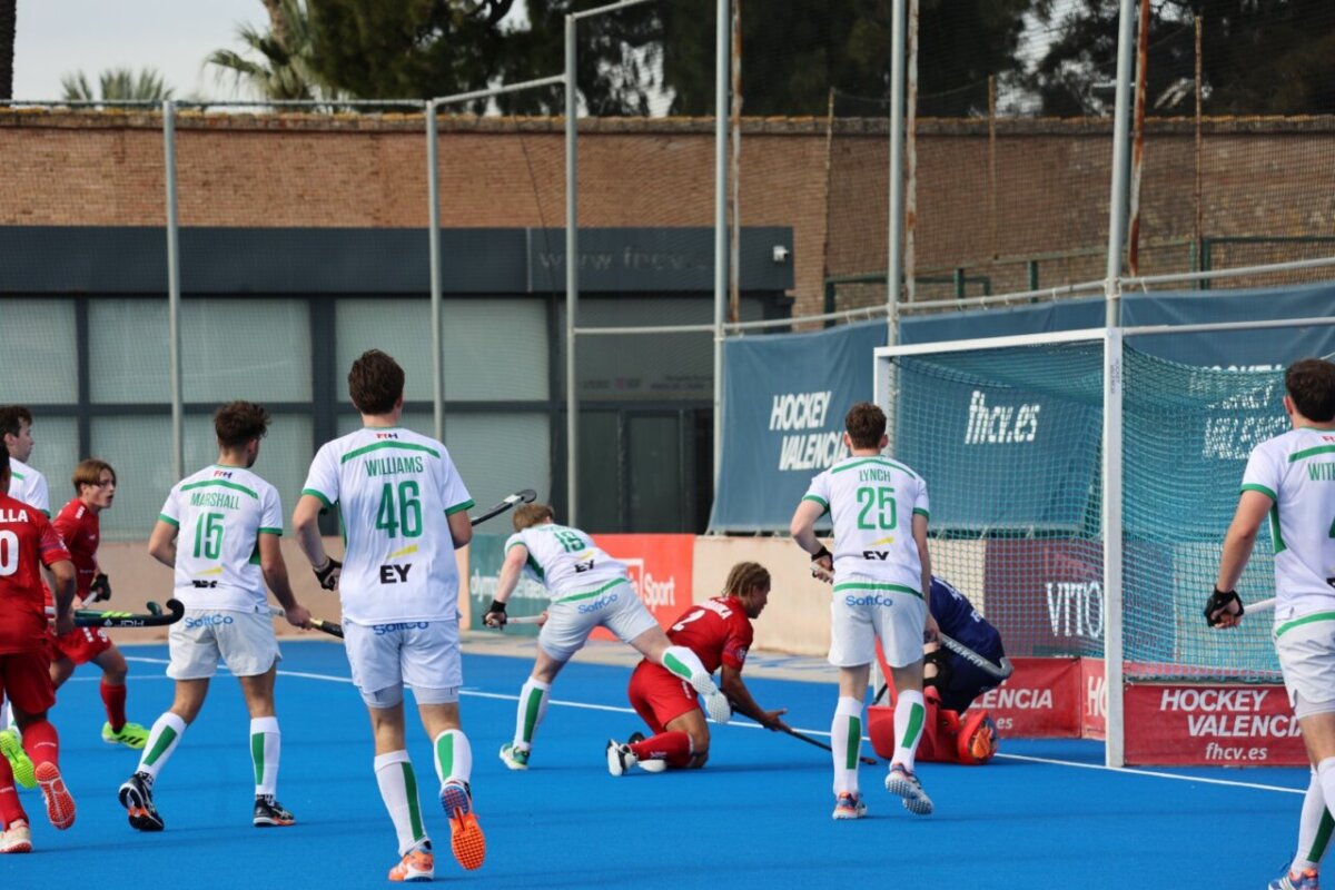Jugadores de hockey en acción durante el Trofeo Internacional en Valencia