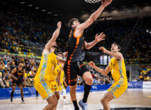 El Valencia Basket sobrevive al infierno amarillo y firma un triunfo de cabeza de serie Jugador del Valencia Basket anotando en un partido contra Gran Canaria