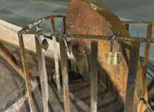 Candados con mensajes en la escultura Gracias en Alaquàs