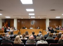 Reunión del Ayuntamiento de Quart de Poblet para aprobar un monolito conmemorativo