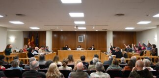 Reunión del Ayuntamiento de Quart de Poblet para aprobar un monolito conmemorativo