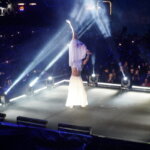 Actuación en el escenario durante el evento Domingo de Cridida en Valencia