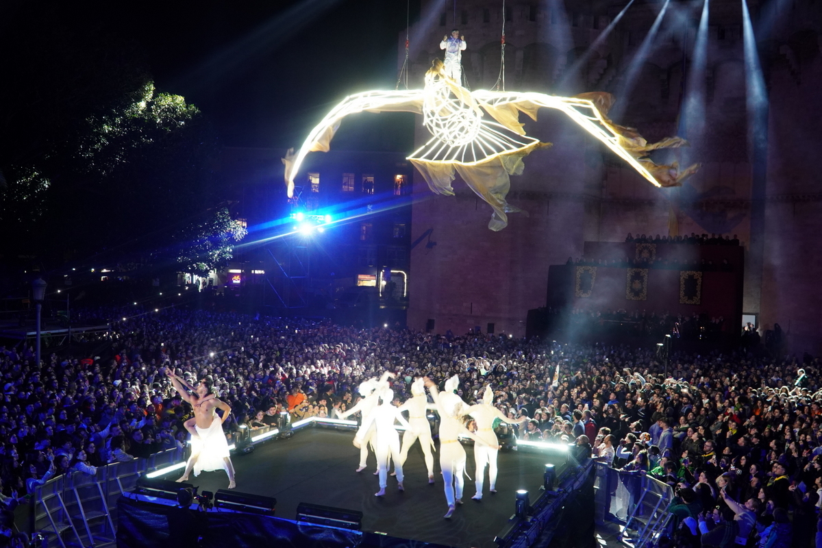 Espectáculo de luces y danza en Valencia durante el Doimingo de Cridida