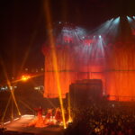 Espectáculo de luces y personas en la Cridida de Valencia